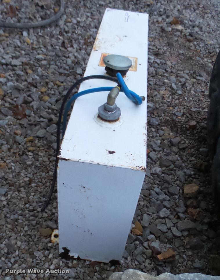 image for item BW9719 Wheel well fuel tank