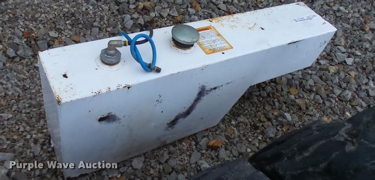 image for item BW9719 Wheel well fuel tank