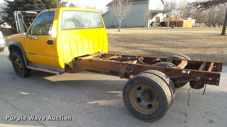 image for item CB9764 2000 Chevrolet 3500HD cab and chassis pickup truck