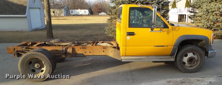 image for item CB9764 2000 Chevrolet 3500HD cab and chassis pickup truck