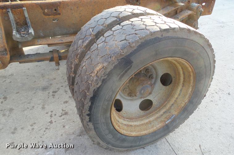 image for item CB9764 2000 Chevrolet 3500HD cab and chassis pickup truck