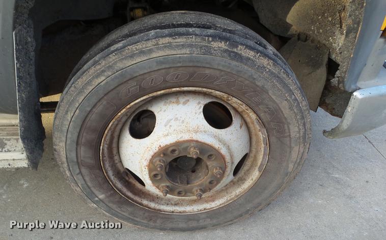 image for item CB9764 2000 Chevrolet 3500HD cab and chassis pickup truck