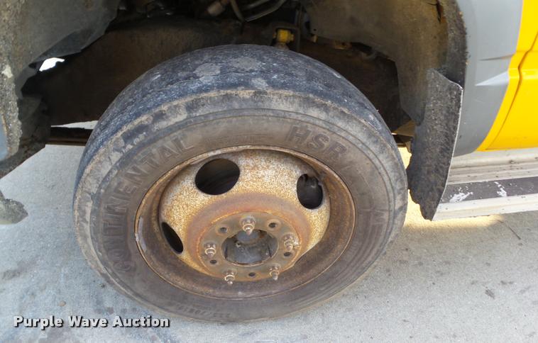 image for item CB9764 2000 Chevrolet 3500HD cab and chassis pickup truck