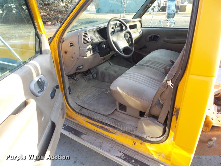 image for item CB9764 2000 Chevrolet 3500HD cab and chassis pickup truck