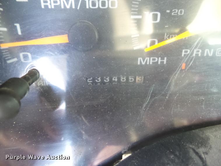 image for item CB9764 2000 Chevrolet 3500HD cab and chassis pickup truck