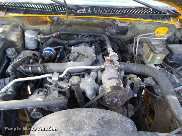 image for item CB9764 2000 Chevrolet 3500HD cab and chassis pickup truck