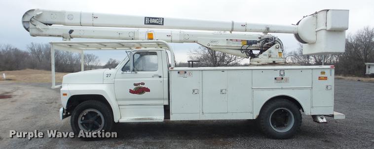 image for item DA0251 1982 Ford F600G bucket truck