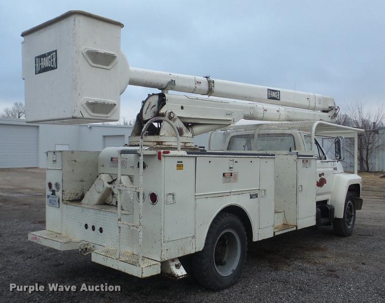 image for item DA0251 1982 Ford F600G bucket truck