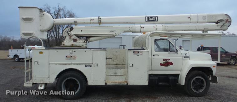 image for item DA0251 1982 Ford F600G bucket truck