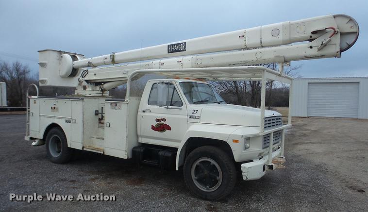 image for item DA0251 1982 Ford F600G bucket truck