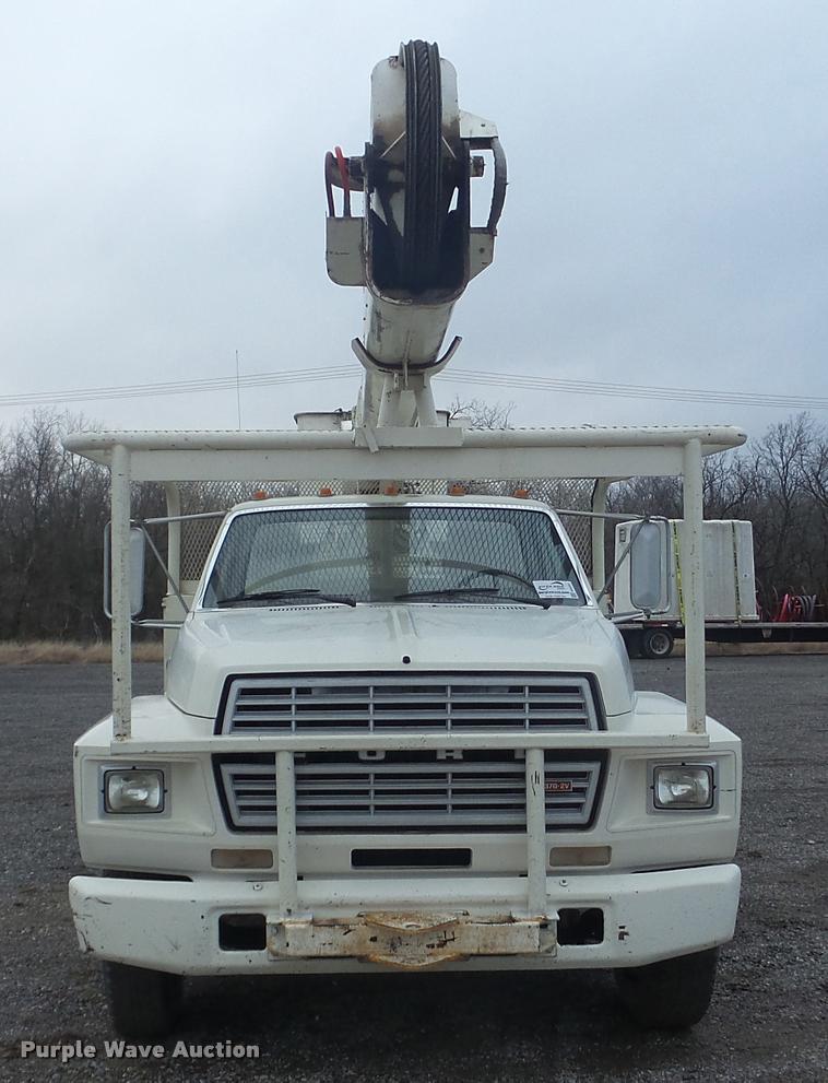 image for item DA0251 1982 Ford F600G bucket truck