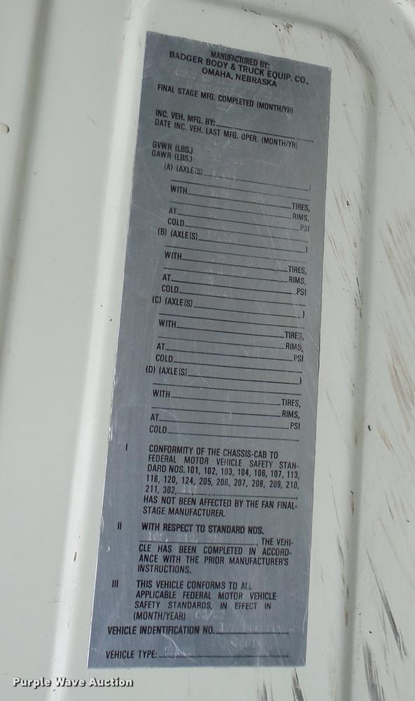 image for item DA0251 1982 Ford F600G bucket truck