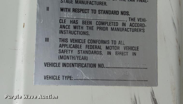 image for item DA0251 1982 Ford F600G bucket truck