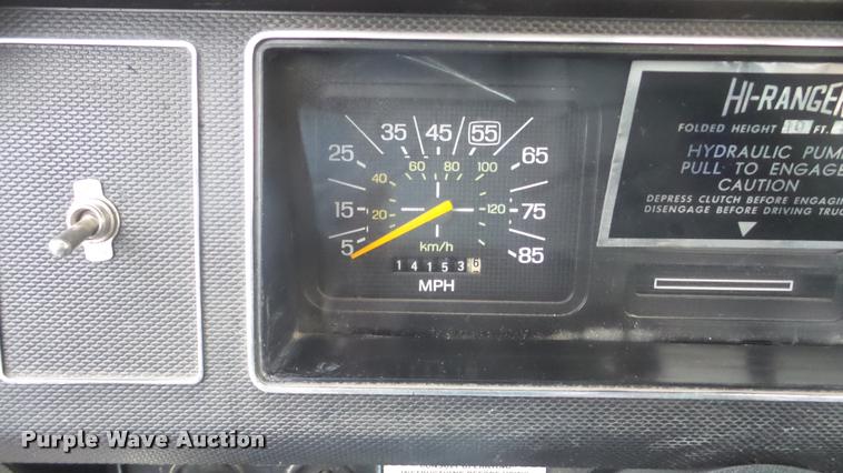 image for item DA0251 1982 Ford F600G bucket truck