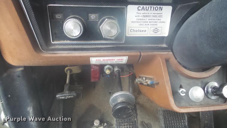 image for item DA0251 1982 Ford F600G bucket truck