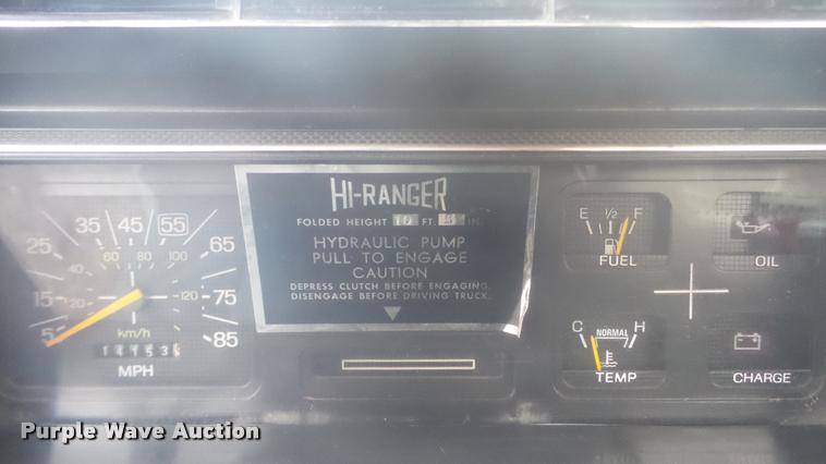 image for item DA0251 1982 Ford F600G bucket truck