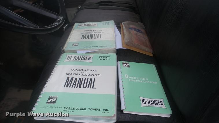 image for item DA0251 1982 Ford F600G bucket truck