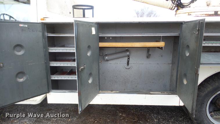 image for item DA0251 1982 Ford F600G bucket truck