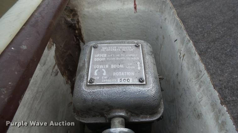 image for item DA0251 1982 Ford F600G bucket truck