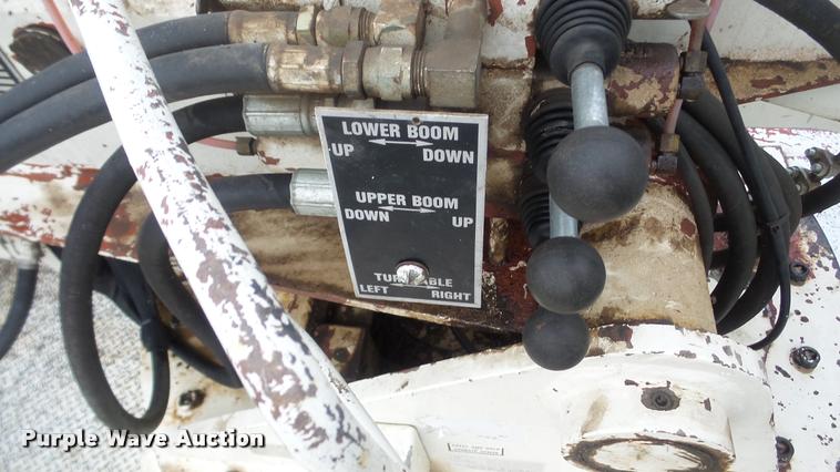 image for item DA0251 1982 Ford F600G bucket truck