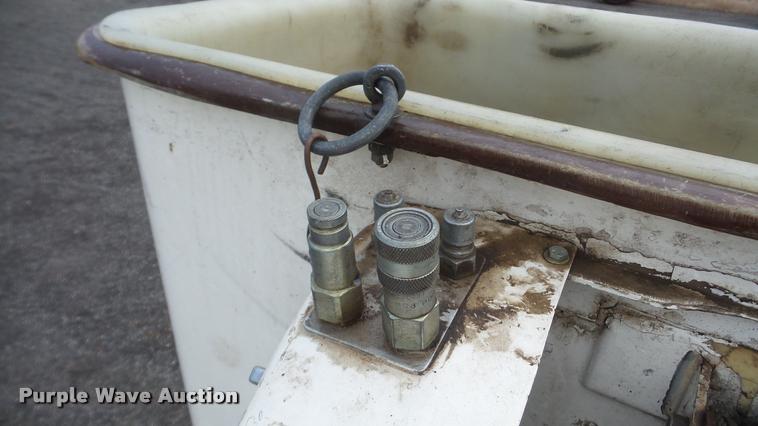 image for item DA0251 1982 Ford F600G bucket truck