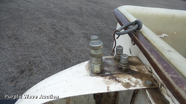 image for item DA0251 1982 Ford F600G bucket truck