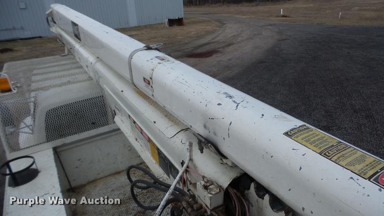 image for item DA0251 1982 Ford F600G bucket truck