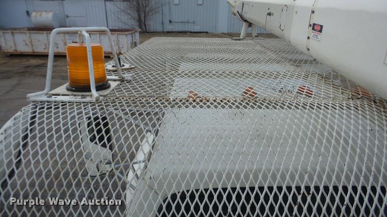 image for item DA0251 1982 Ford F600G bucket truck