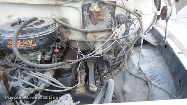 image for item DA0251 1982 Ford F600G bucket truck