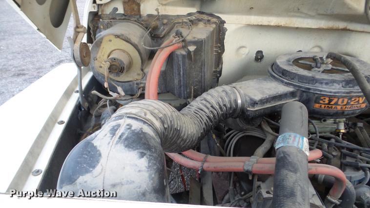 image for item DA0251 1982 Ford F600G bucket truck