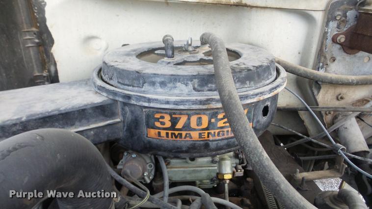 image for item DA0251 1982 Ford F600G bucket truck