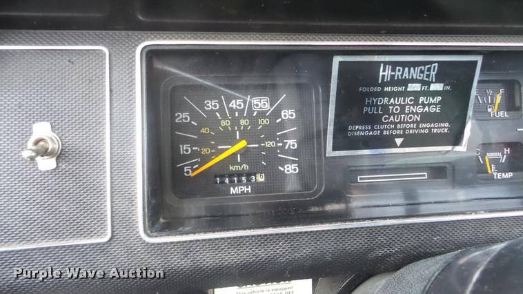 image for item DA0251 1982 Ford F600G bucket truck