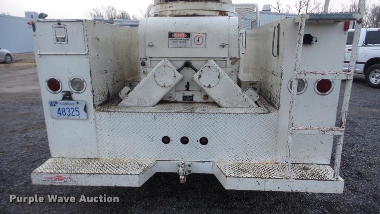 image for item DA0251 1982 Ford F600G bucket truck