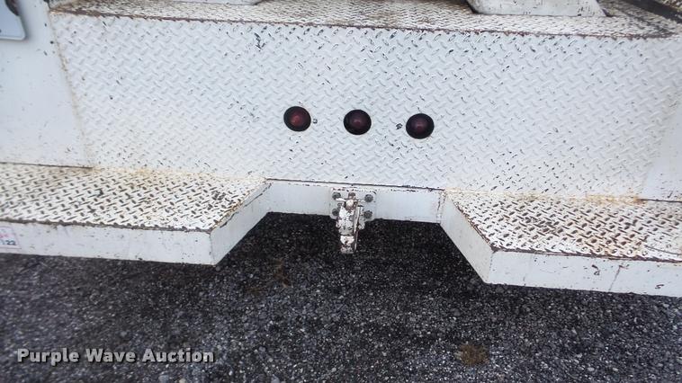 image for item DA0251 1982 Ford F600G bucket truck