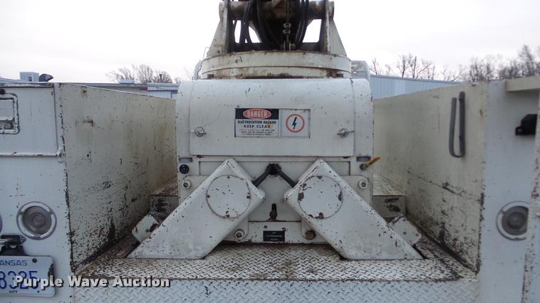 image for item DA0251 1982 Ford F600G bucket truck