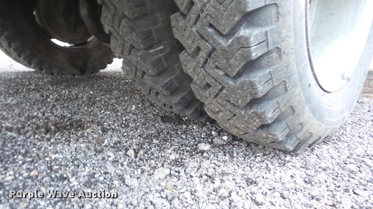 image for item DA0251 1982 Ford F600G bucket truck