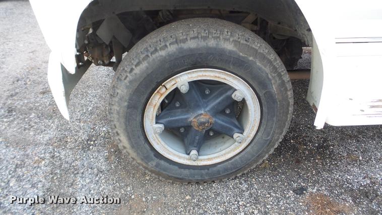 image for item DA0251 1982 Ford F600G bucket truck