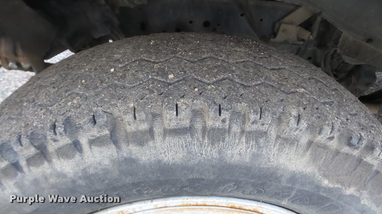 image for item DA0251 1982 Ford F600G bucket truck