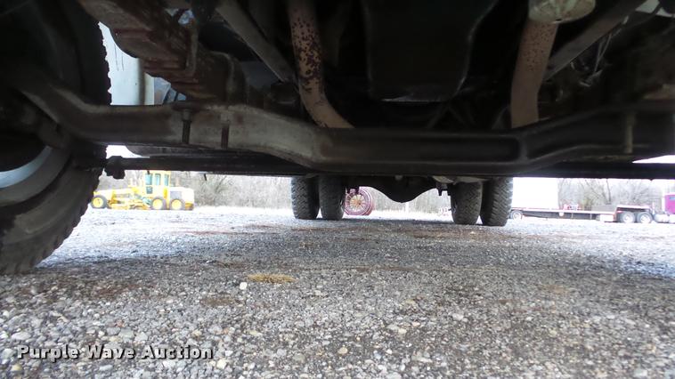 image for item DA0251 1982 Ford F600G bucket truck