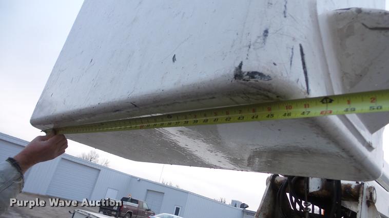 image for item DA0251 1982 Ford F600G bucket truck