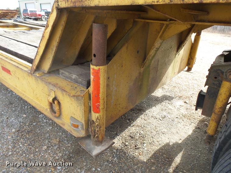 image for item DA2510 1964 Hyster C25T drop deck trailer