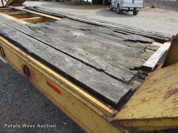 image for item DA2510 1964 Hyster C25T drop deck trailer