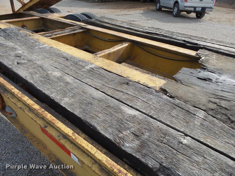 image for item DA2510 1964 Hyster C25T drop deck trailer