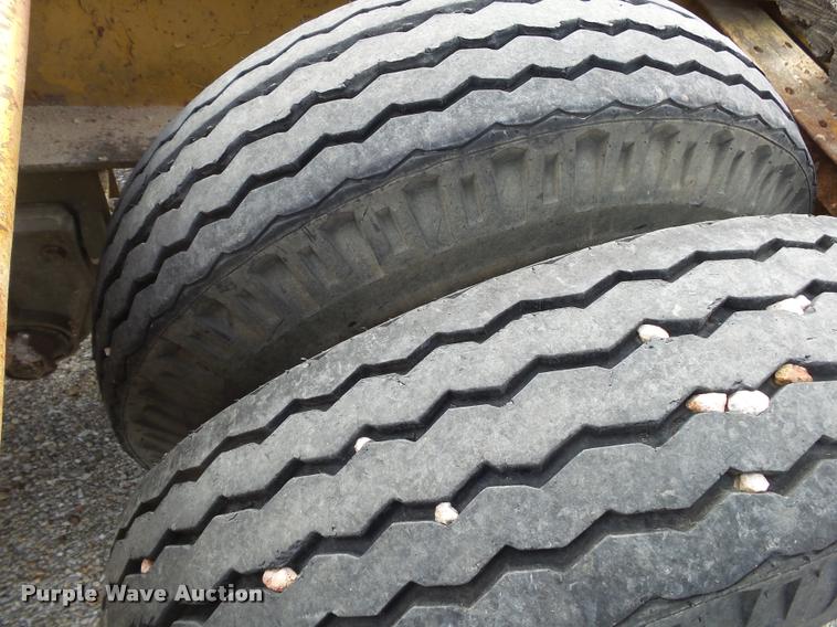 image for item DA2510 1964 Hyster C25T drop deck trailer