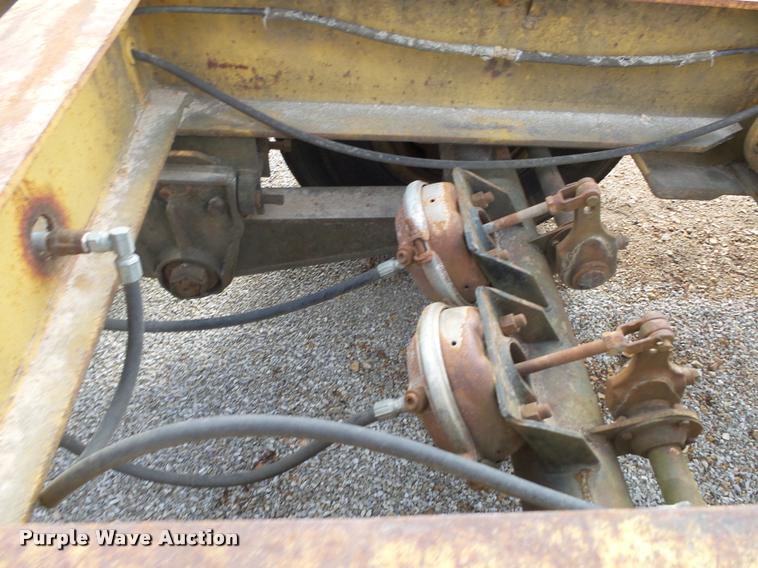 image for item DA2510 1964 Hyster C25T drop deck trailer