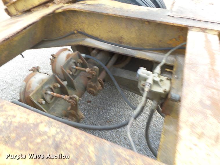 image for item DA2510 1964 Hyster C25T drop deck trailer