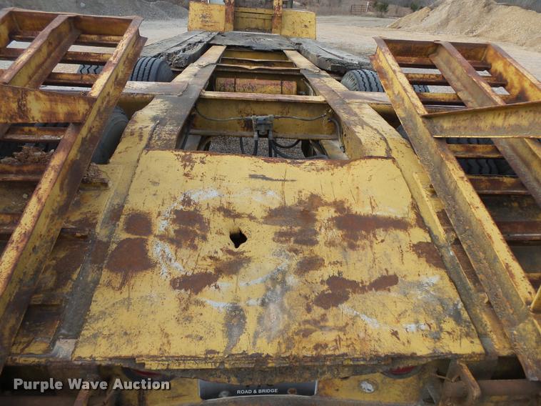 image for item DA2510 1964 Hyster C25T drop deck trailer