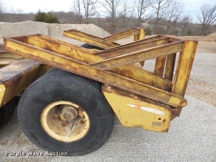 image for item DA2510 1964 Hyster C25T drop deck trailer