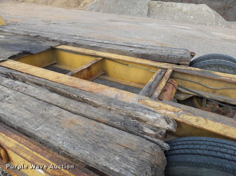 image for item DA2510 1964 Hyster C25T drop deck trailer