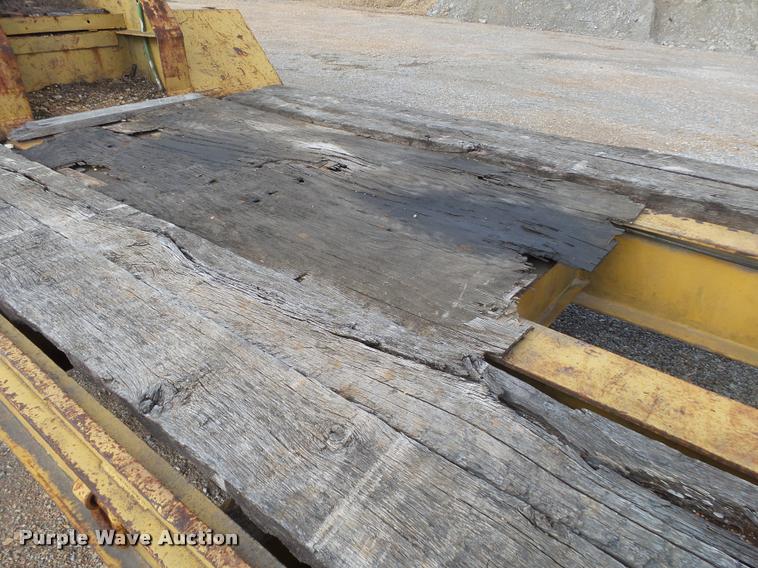 image for item DA2510 1964 Hyster C25T drop deck trailer